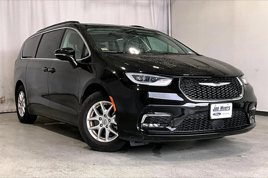 Used 2022 Chrysler Pacifica Touring L Minivan/Van