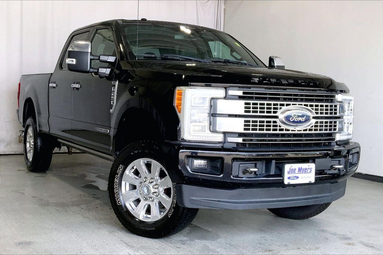 2017 Ford F-250 Platinum 4x4 Crew Cab 8' Box's photo