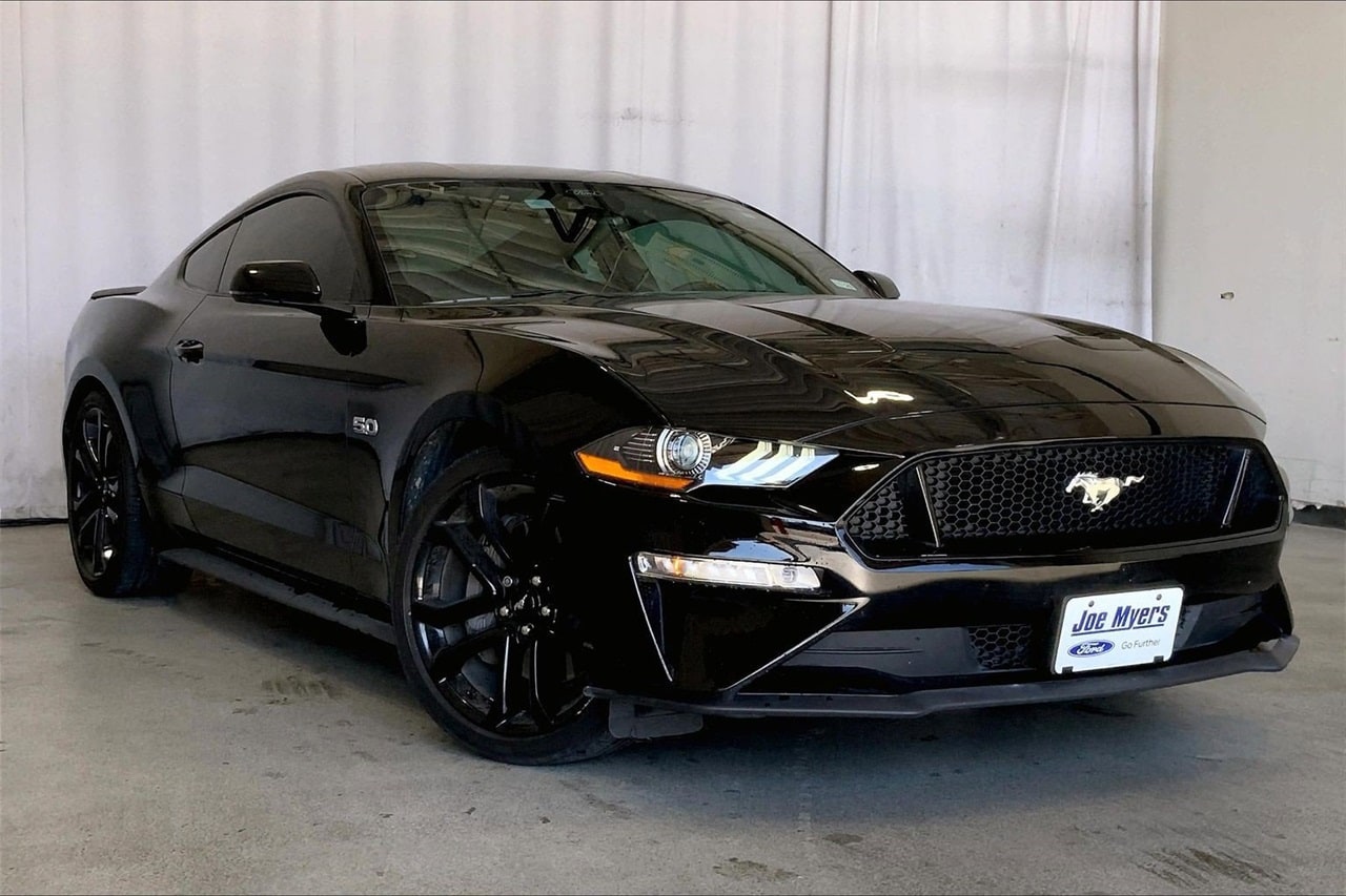 2022 Ford Mustang GT Premium's photo