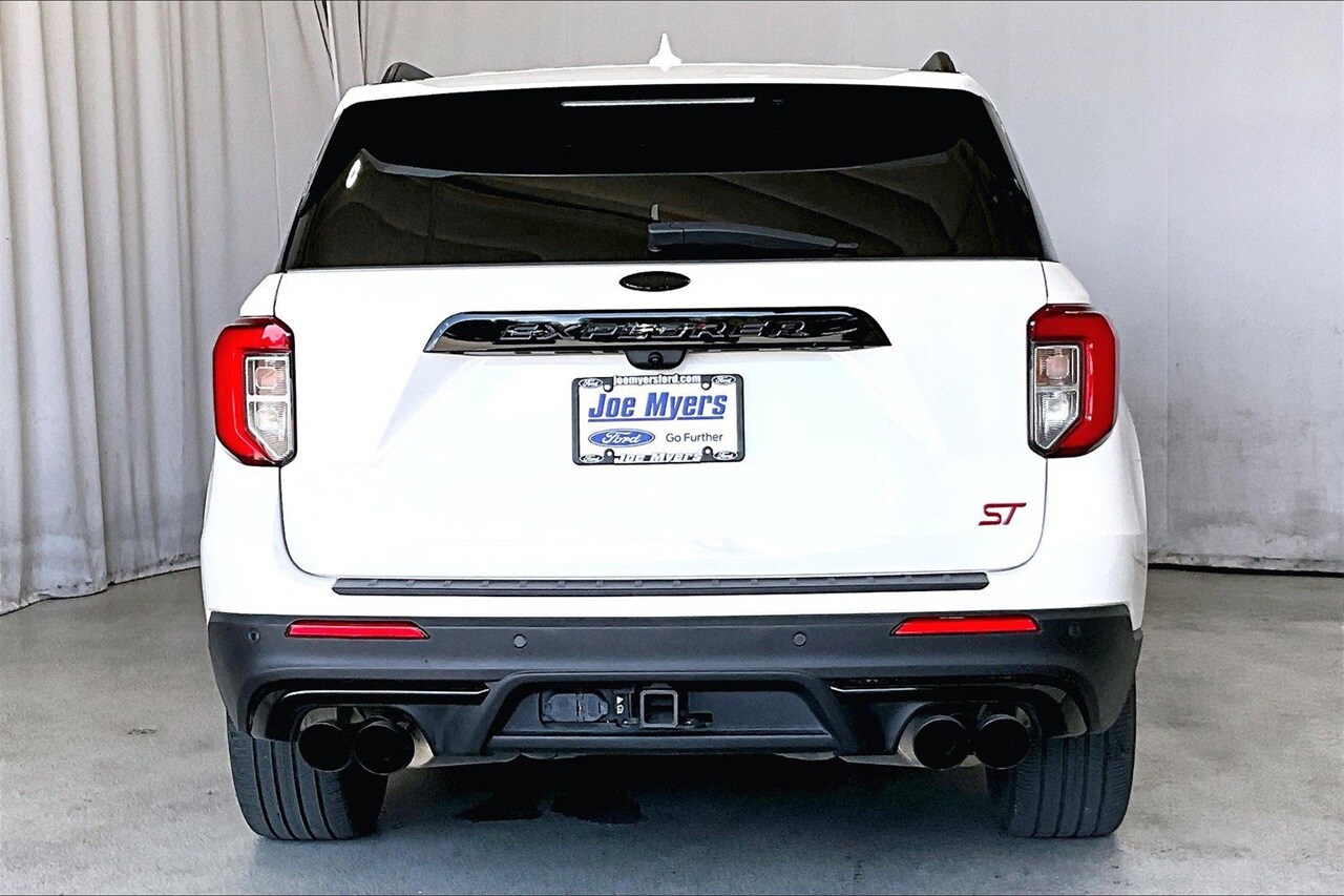 2023 Ford Explorer ST photo 3
