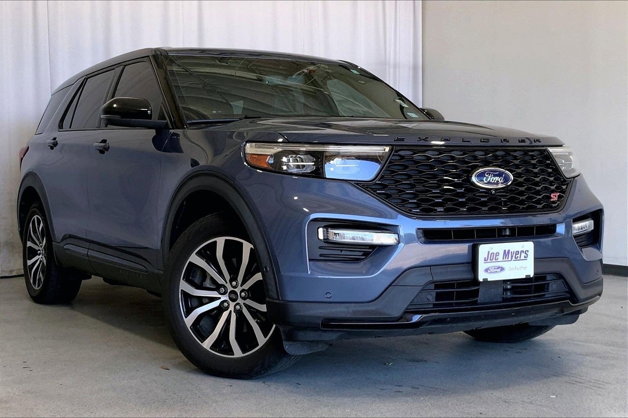 2021 Ford Explorer ST's photo