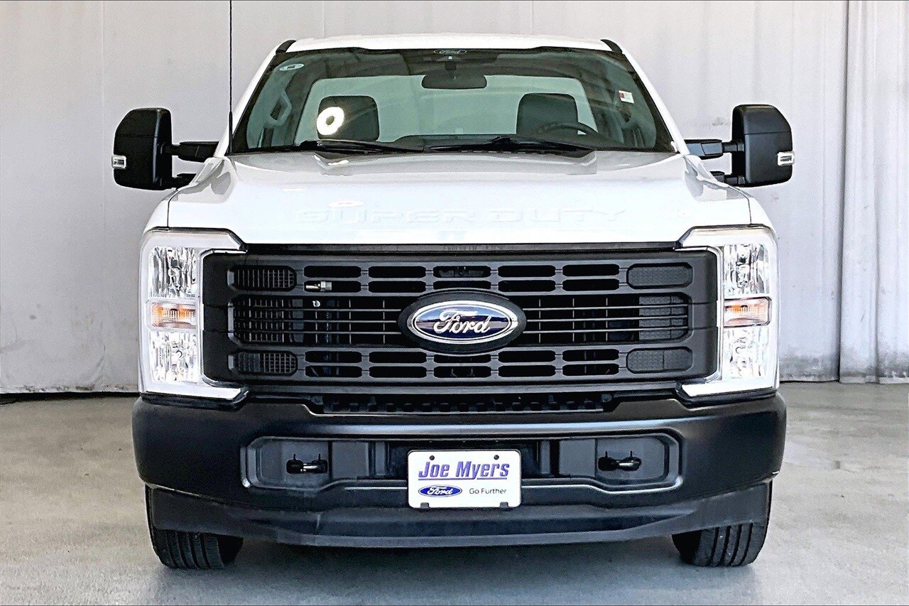 2024 Ford F-250 photo 2