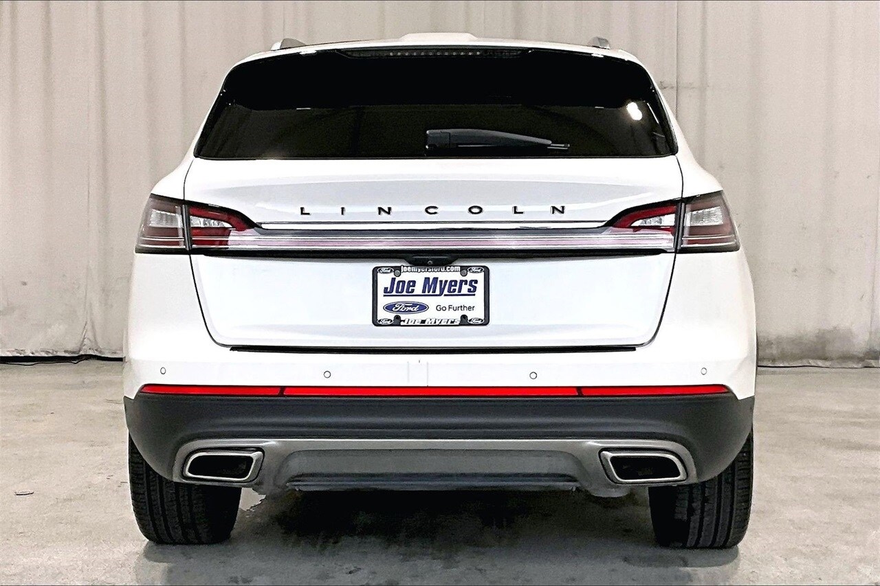 2022 Lincoln Nautilus Black Label photo 2