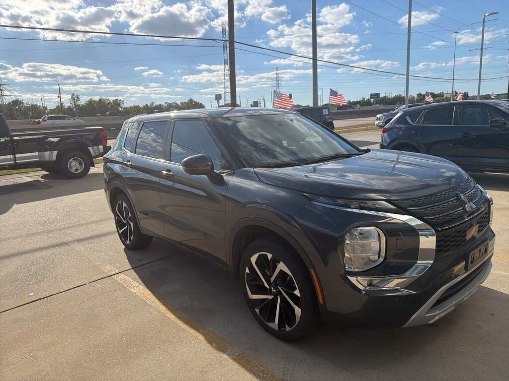 Used 2024 Mitsubishi Outlander SE SUV