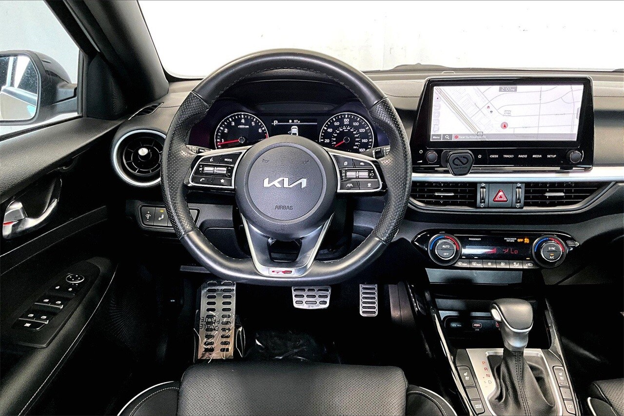 2023 Kia Forte GT-Line photo 4