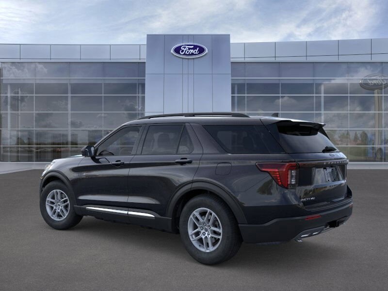 2025 Ford Explorer photo 3