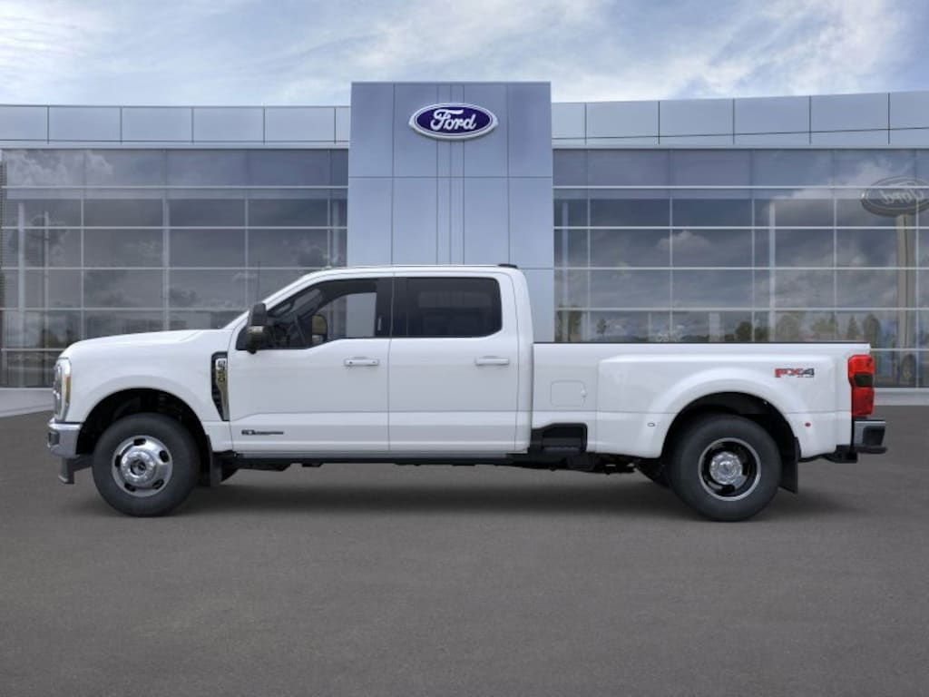 New 2025 Ford F-350 Lariat Truck Crew Cab