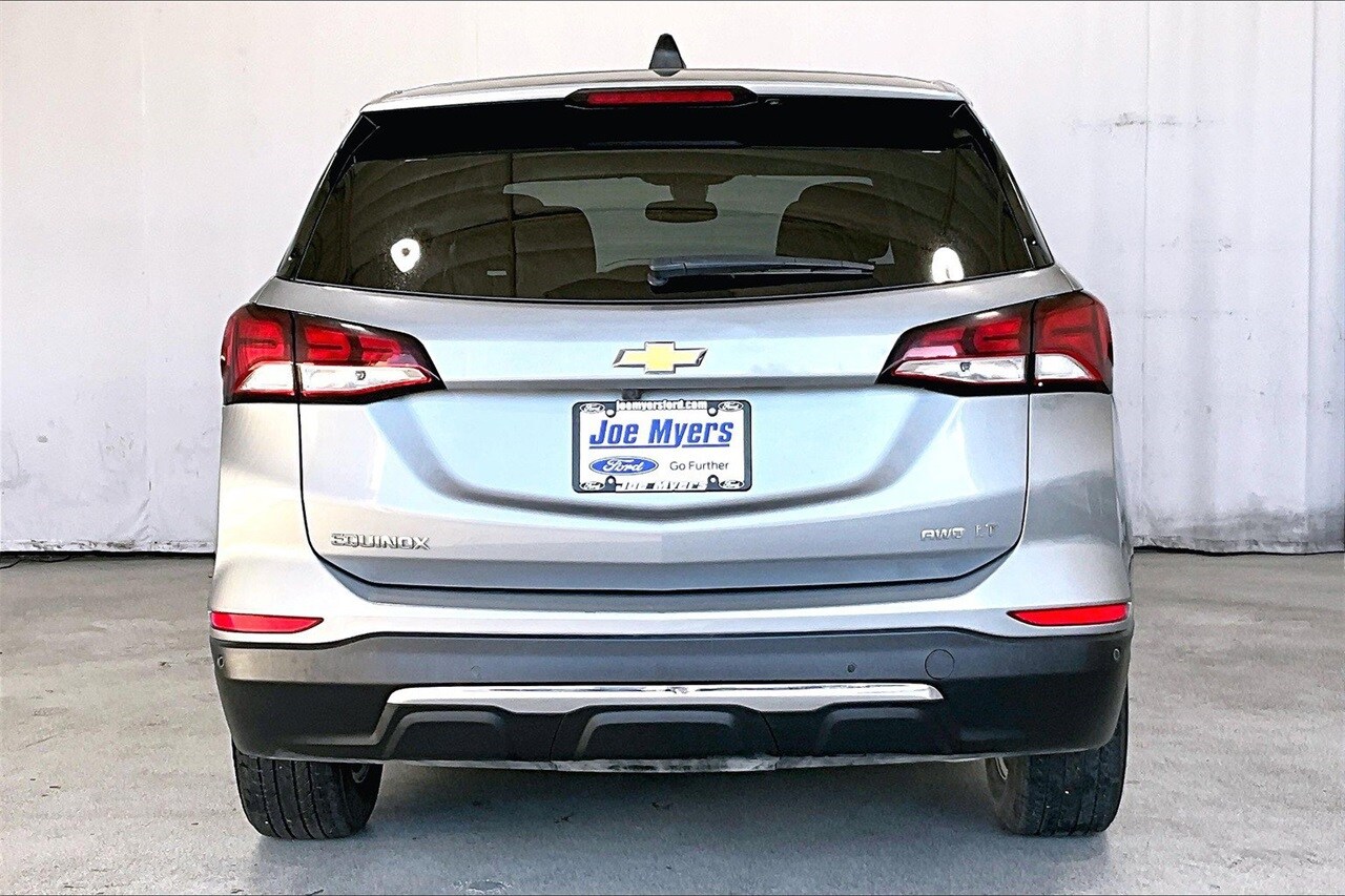 2024 Chevrolet Equinox LT photo 3