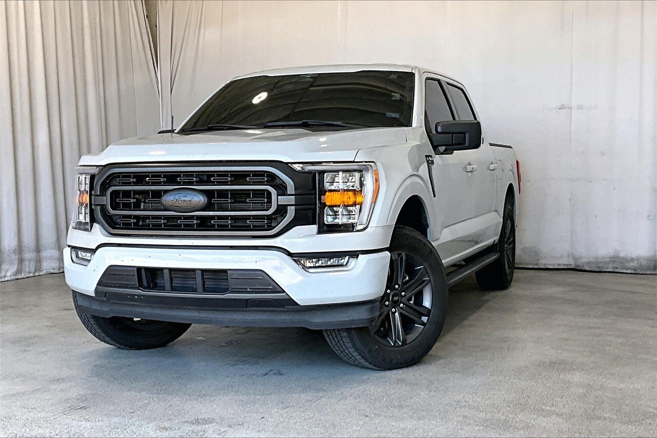 2023 Ford F-150 XLT photo 2