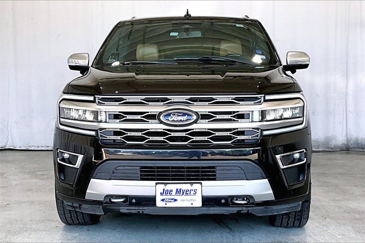 2022 Ford Expedition MAX Platinum photo 3