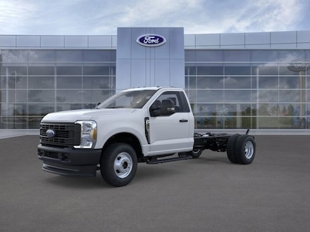 2025 Ford F-350 Chassis Truck Regular Cab