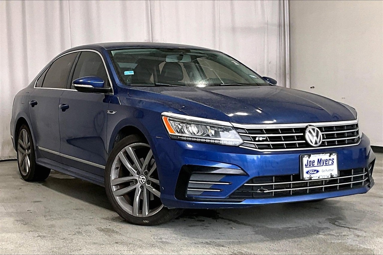 2017 Volkswagen Passat R-Line