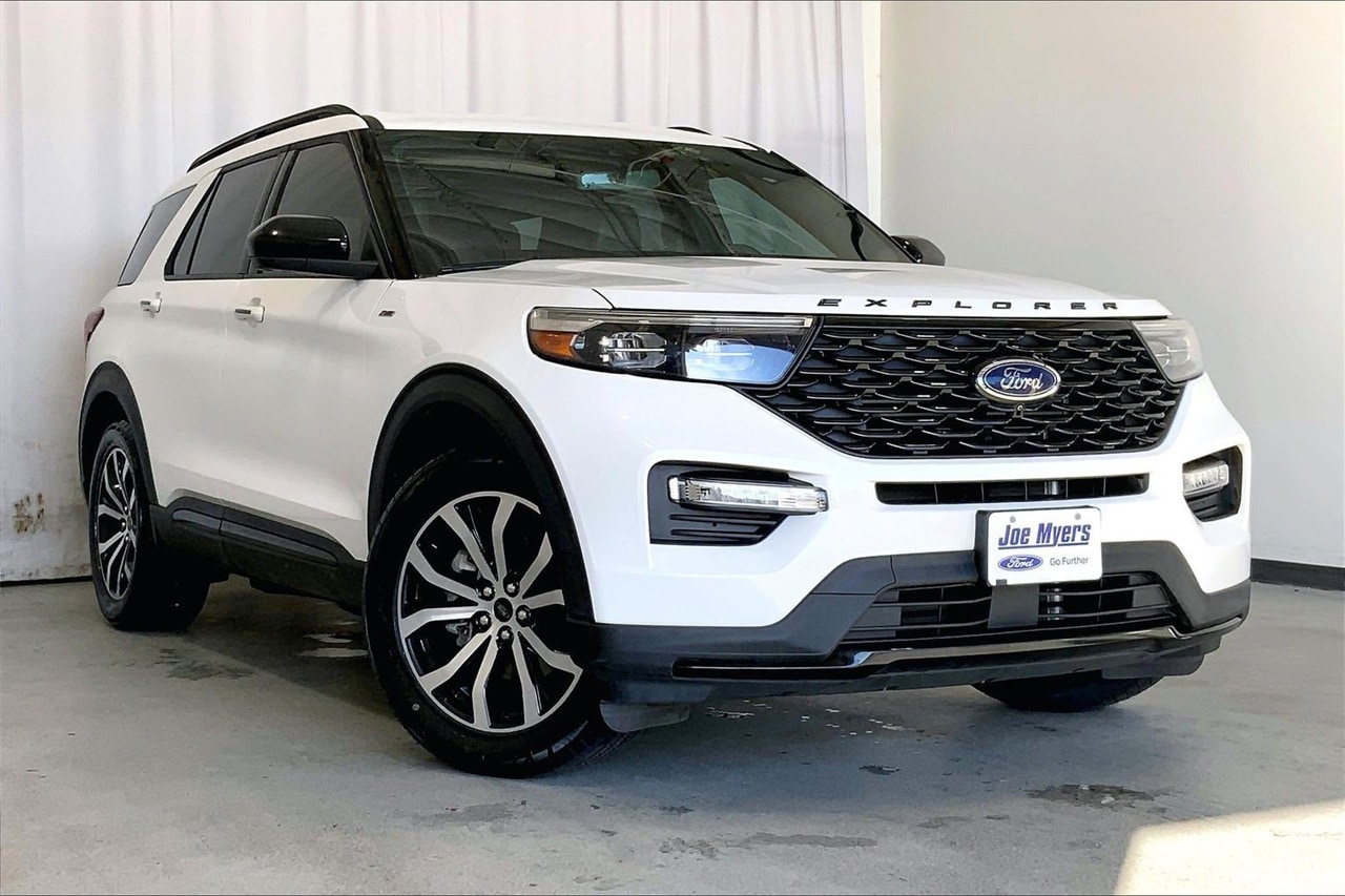 2022 Ford Explorer ST-LINE's photo