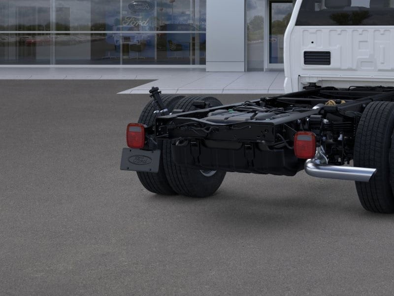 2025 Ford F-350 Super Duty Chassis Cab XL - Photo 21