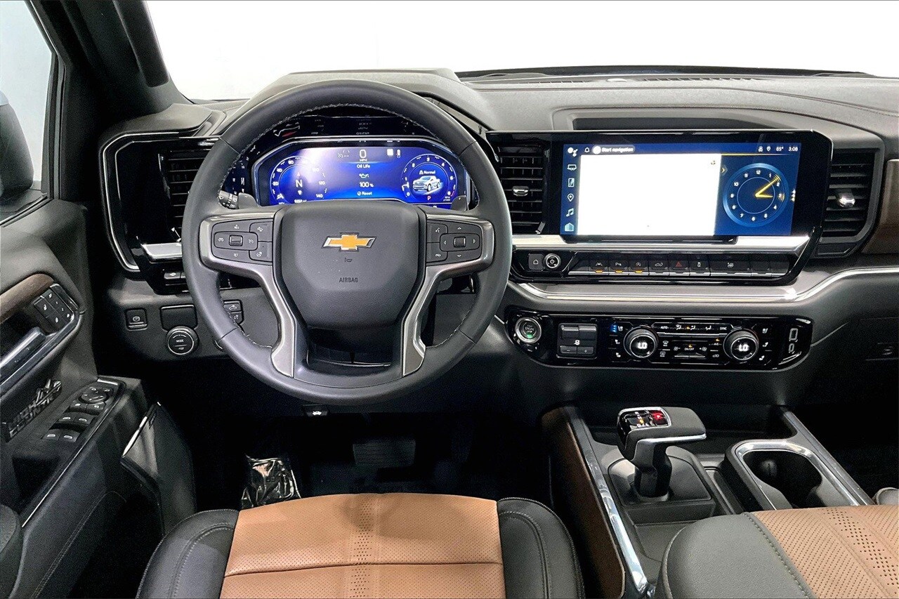 2023 Chevrolet Silverado 1500 High Country photo 4