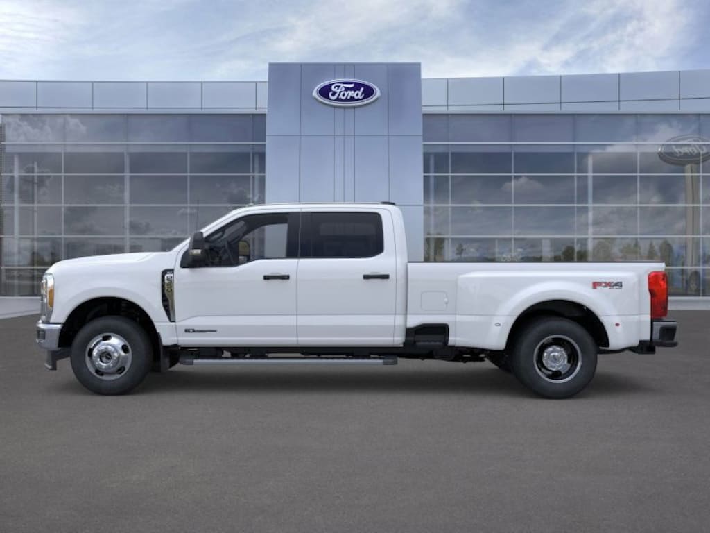 New 2026 Ford F-350 XLT Truck Crew Cab