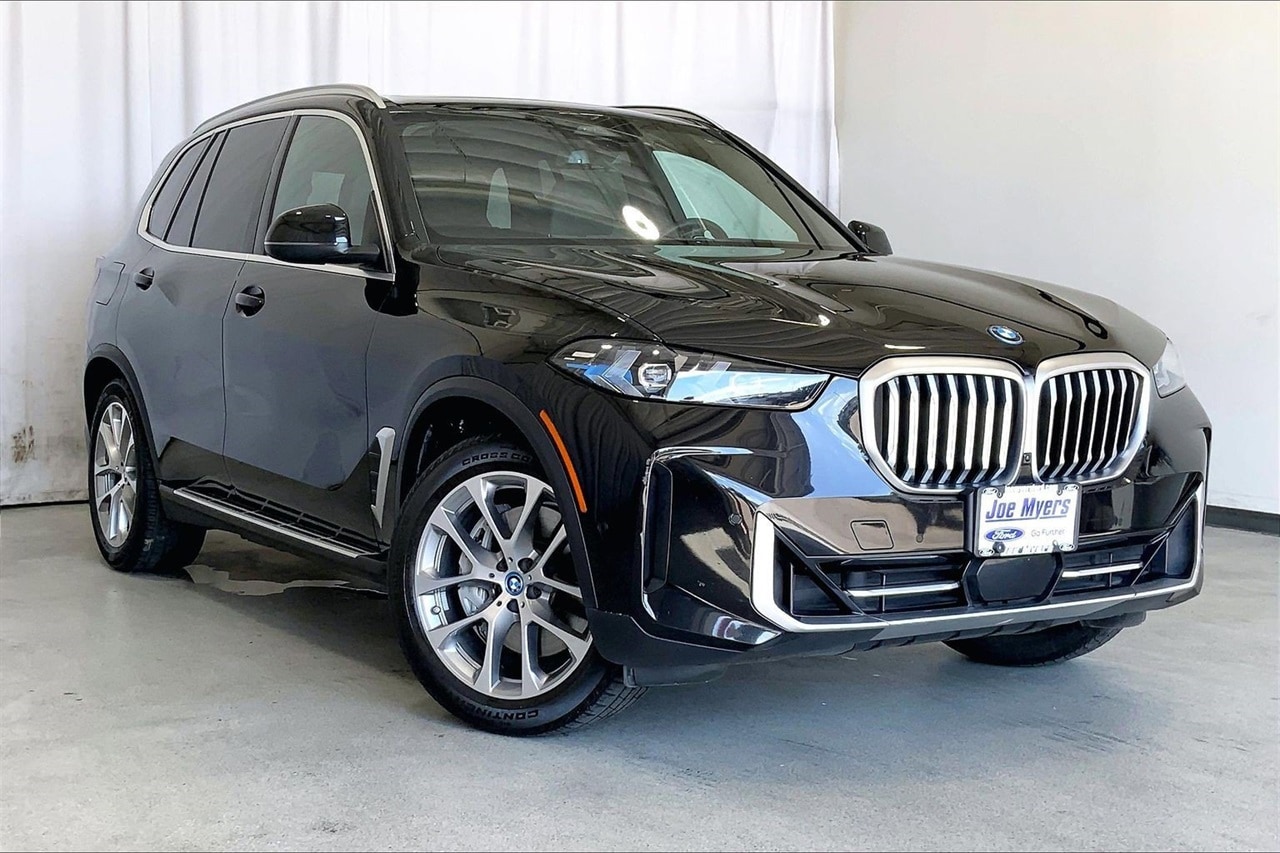 2025 BMW X5 50e's photo