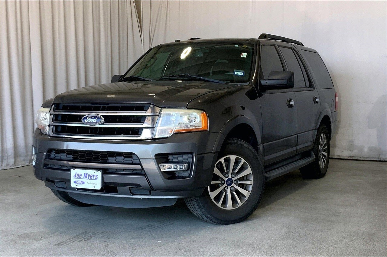 2017 Ford Expedition XLT photo 2