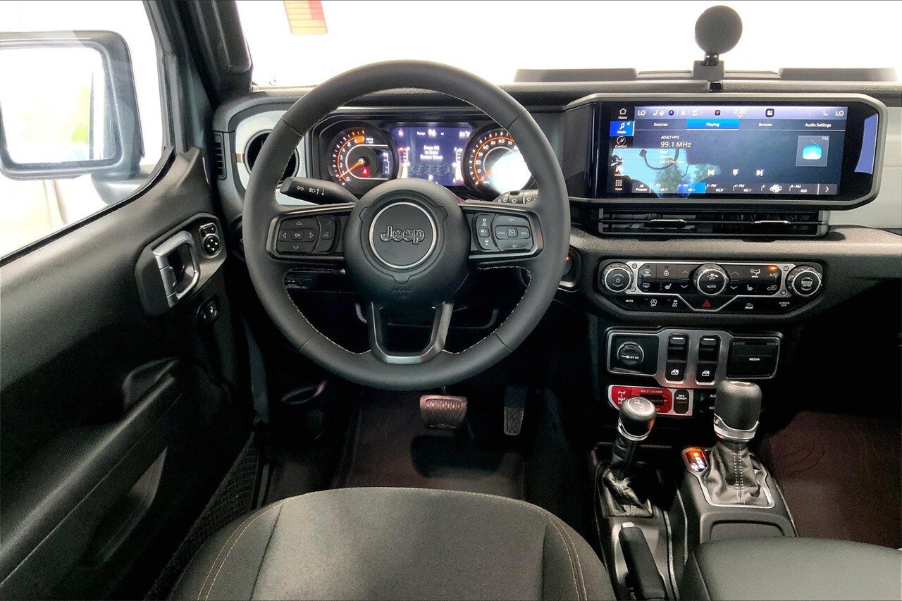 2024 Jeep Wrangler Willys photo 4