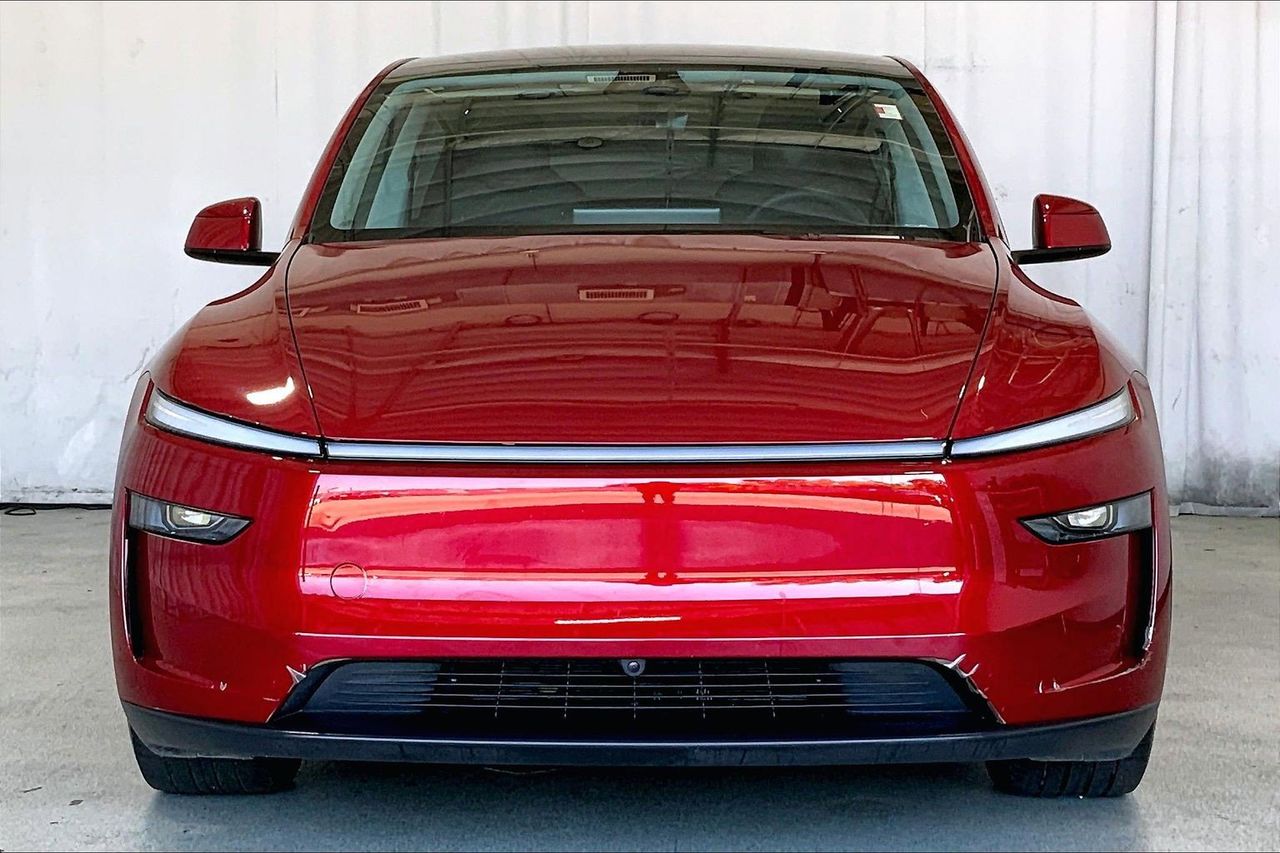 Used 2026 Tesla Model Y Long Range with VIN 7SAYGDEE1TA380563 for sale in Jersey Village, TX