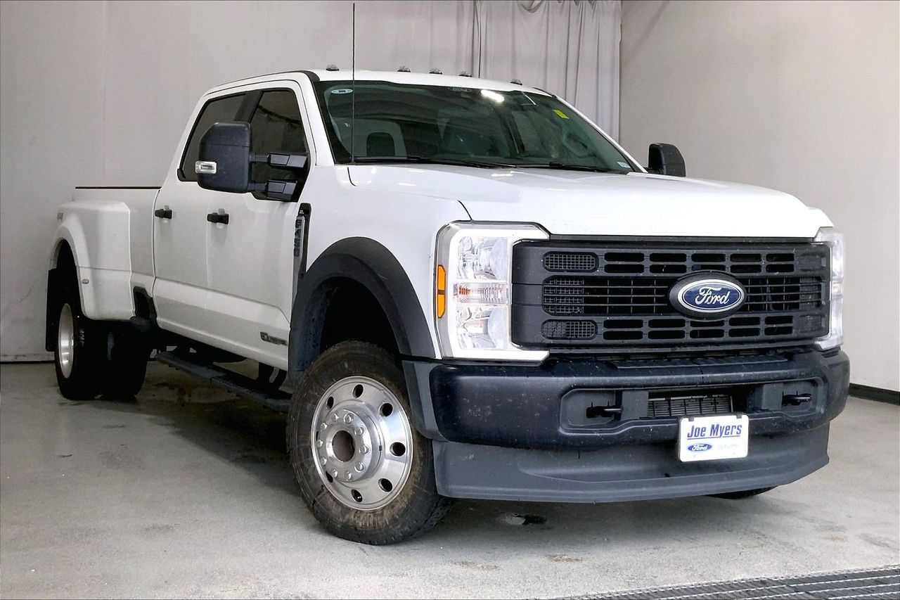 2025 Ford F-450 XL 4x4 Crew Cab 8' Box DRW's photo