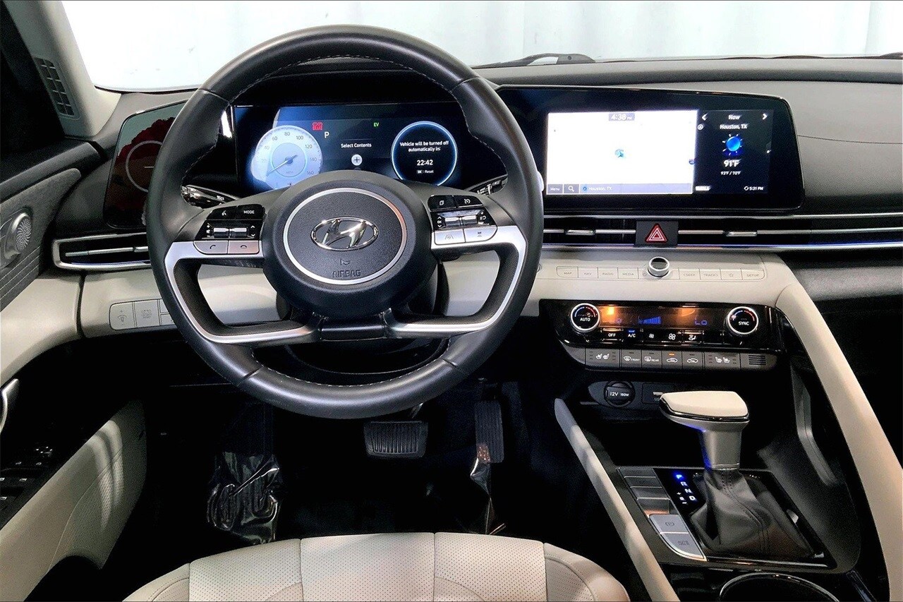 2023 Hyundai Elantra Hybrid Limited photo 4