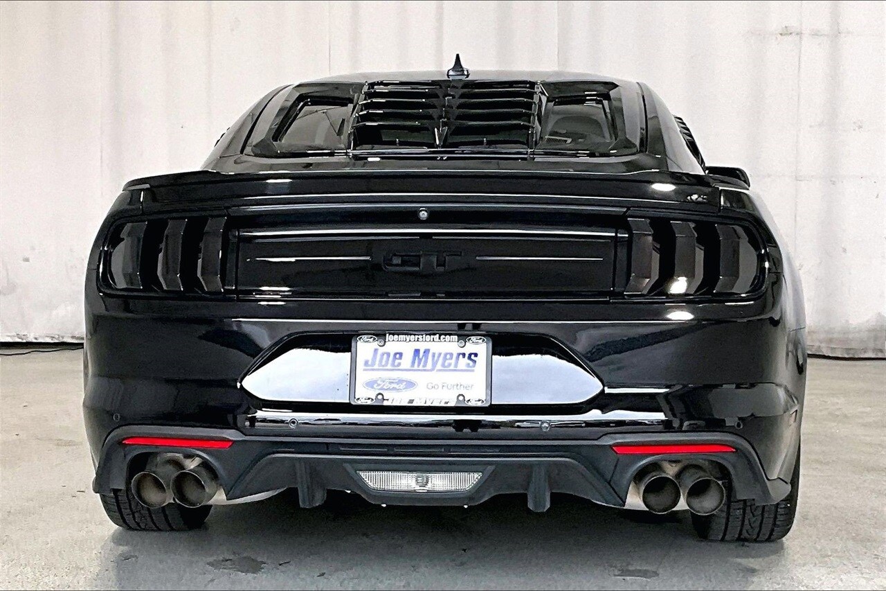 2021 Ford Mustang GT Premium photo 3
