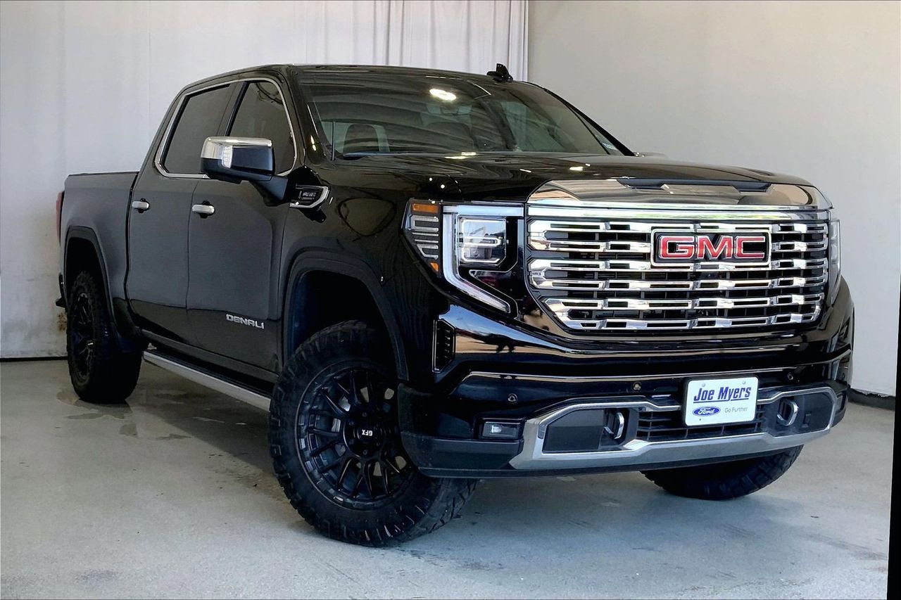 2025 GMC Sierra 4WD Crew Cab Short Box Denali's photo