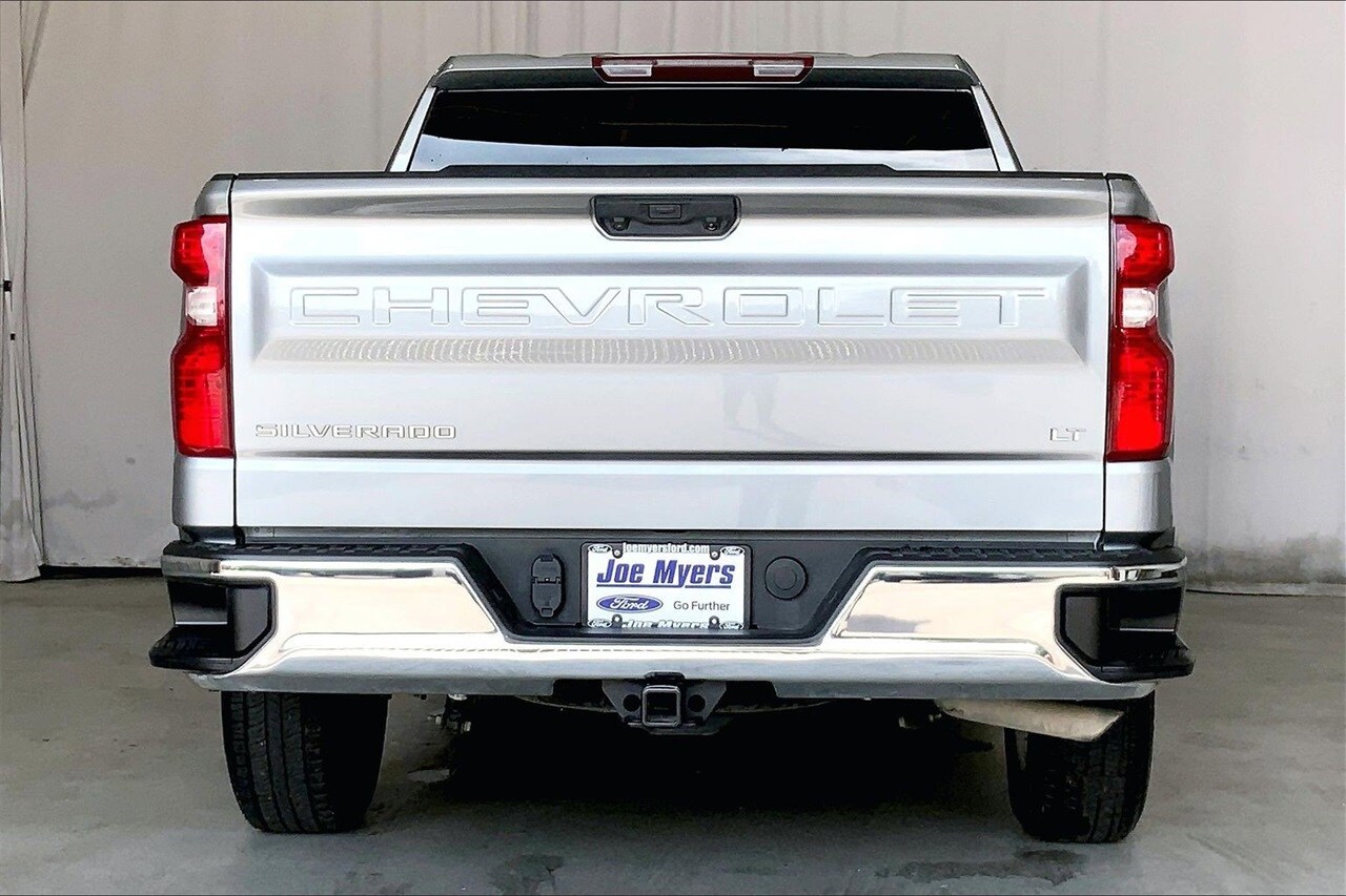 2025 Chevrolet Silverado 1500 LT photo 3