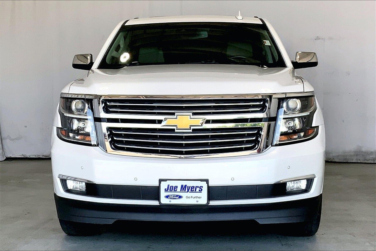 2017 Chevrolet Tahoe Premier photo 3