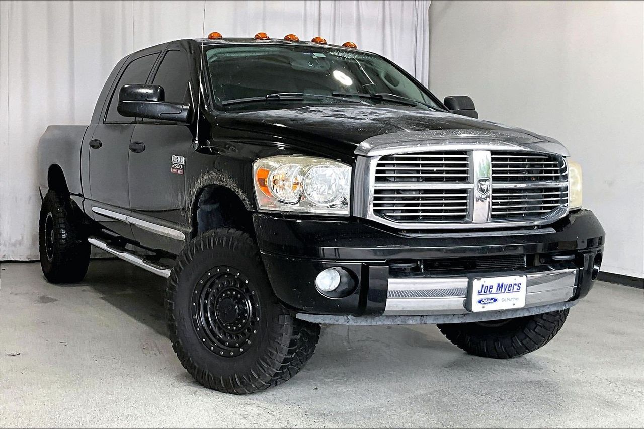 Brilliant Black Crystal Pearlcoat 2008 Dodge RAM 2500 Pickup Truck Four-Wheel Drive 6-Speed Automatic