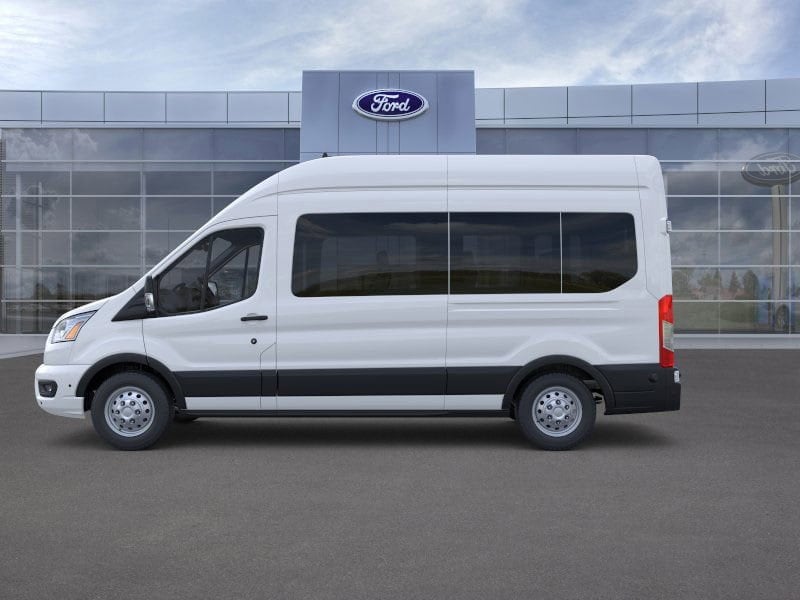 View vehicle photo 3