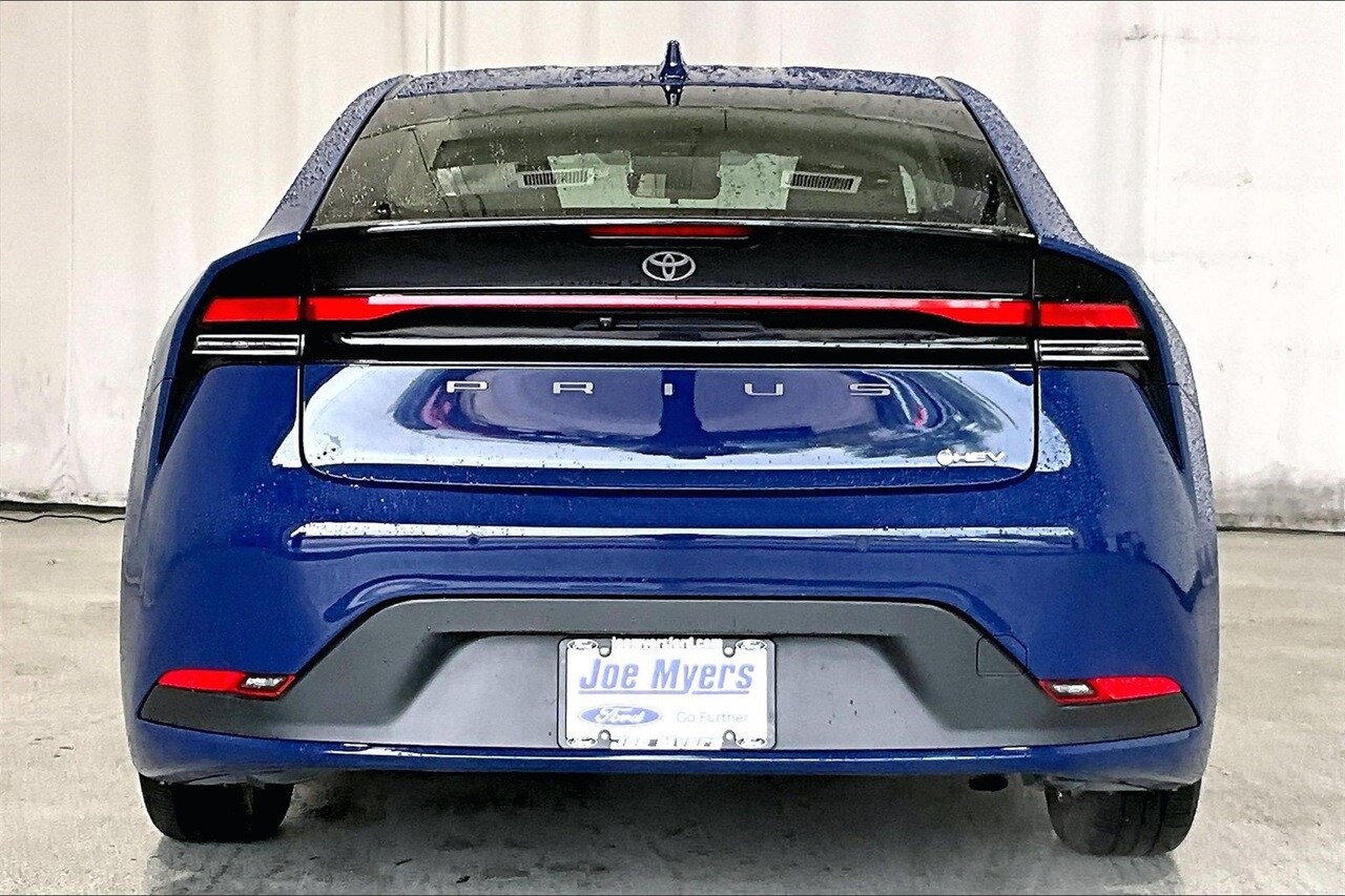 2024 Toyota Prius Limited photo 3