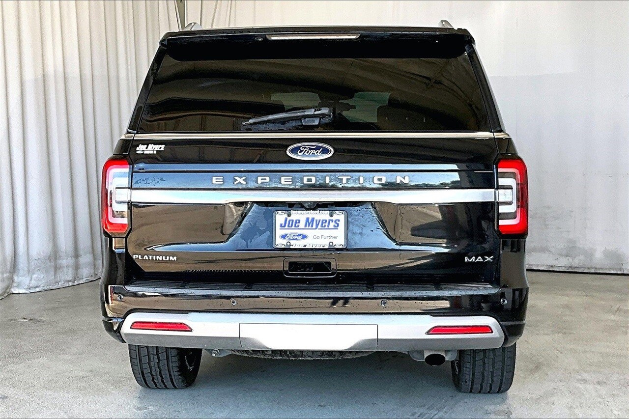2022 Ford Expedition MAX Platinum photo 4