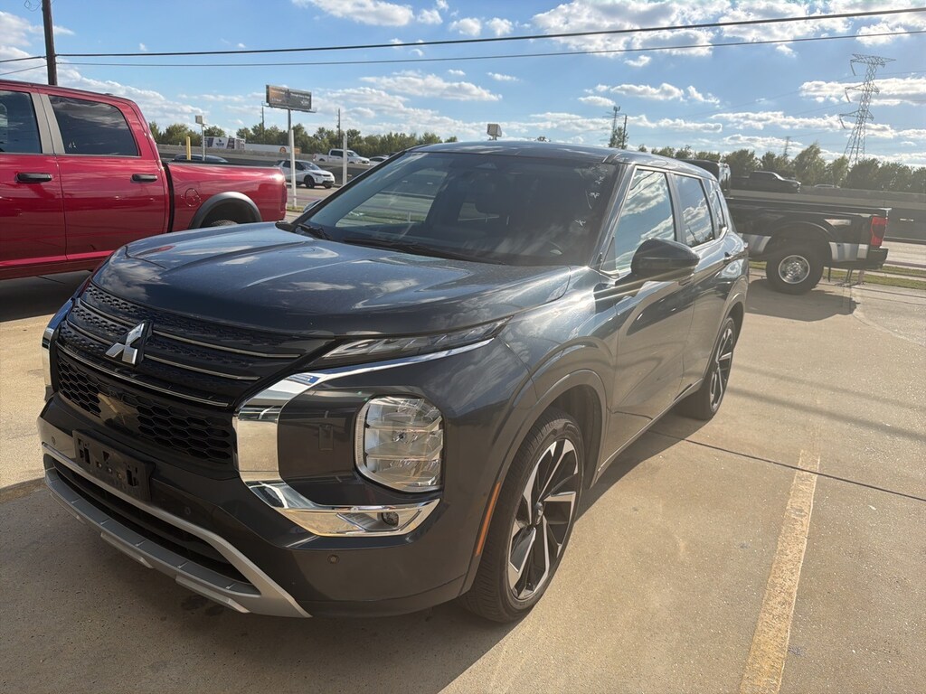 Used 2024 Mitsubishi Outlander SE SUV