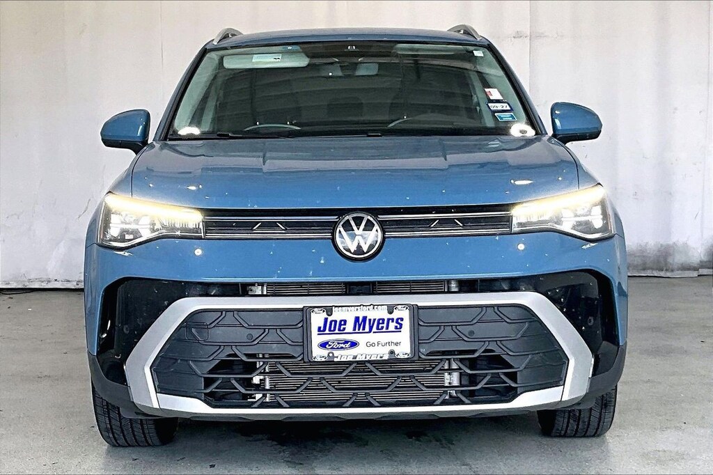 Used 2025 Volkswagen Taos 1.5T SE SUV