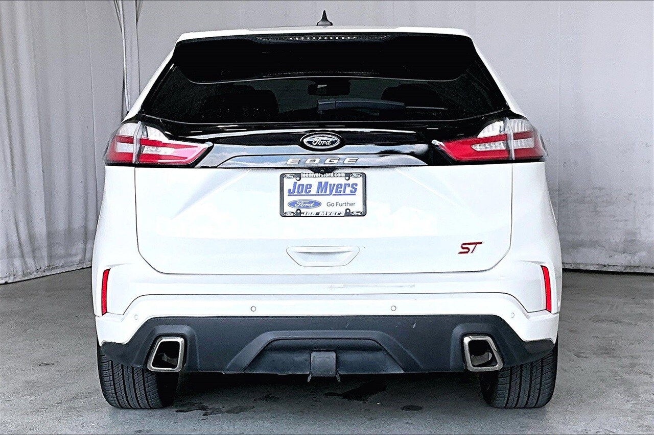 2021 Ford Edge ST photo 3