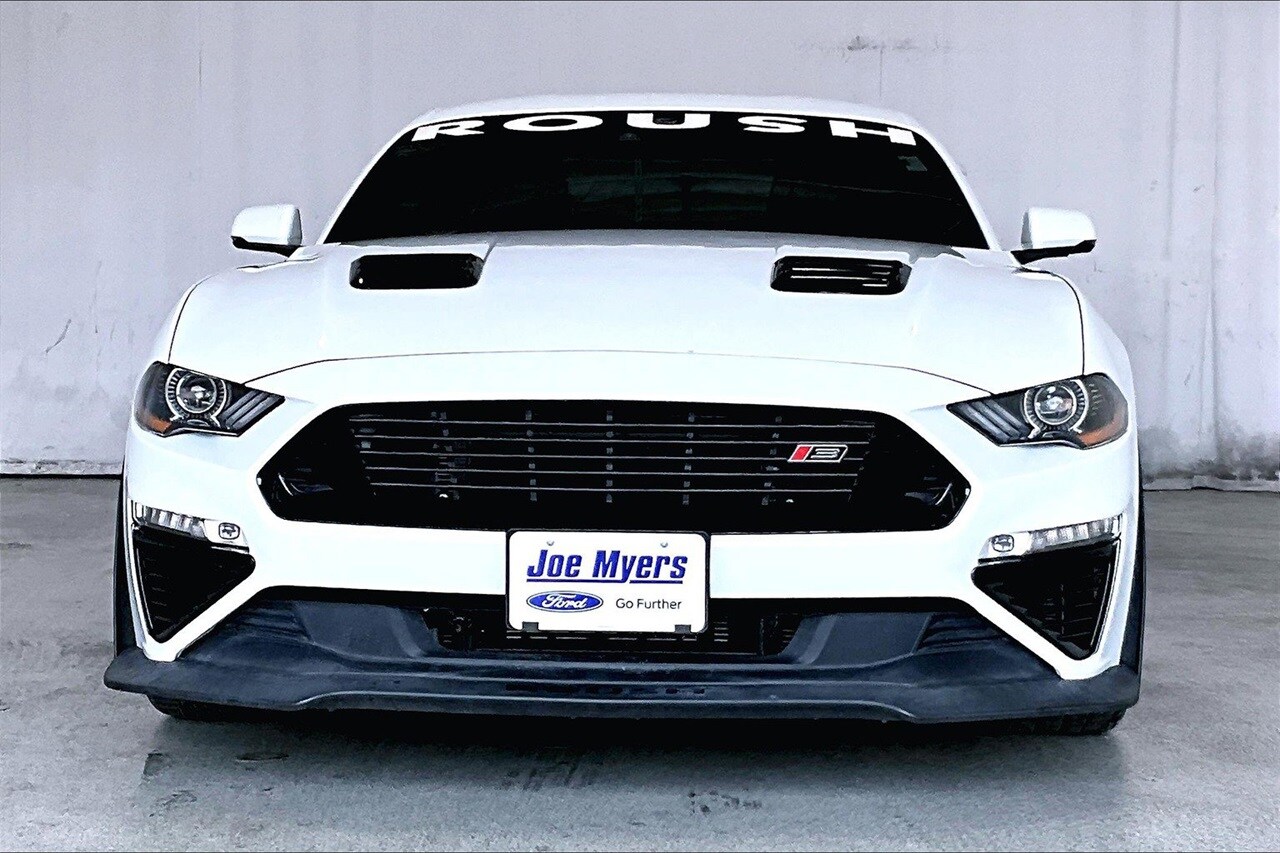 2021 Ford Mustang GT Premium photo 2