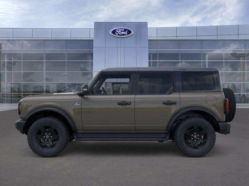 2025 Ford Bronco Outer Banks photo 2
