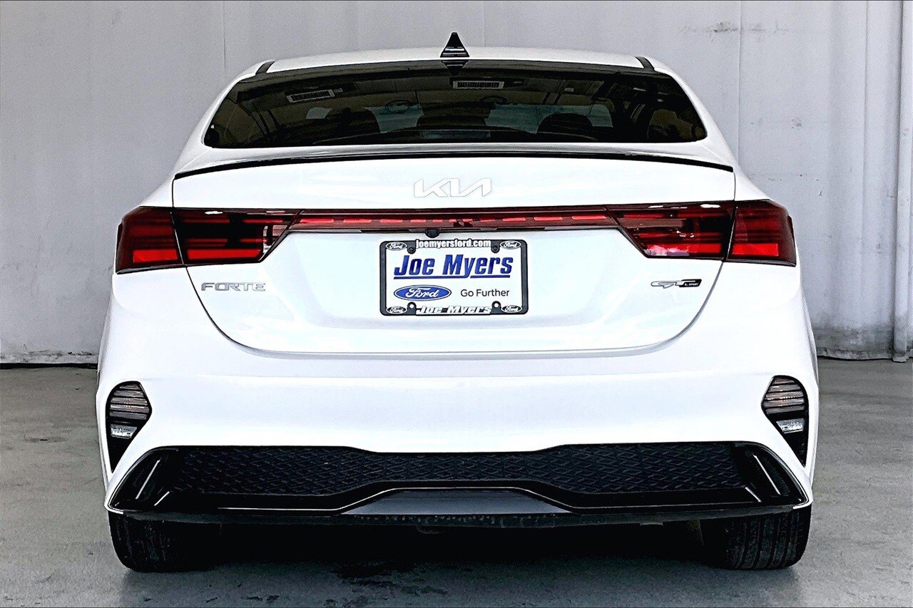 2023 Kia Forte GT-Line photo 3