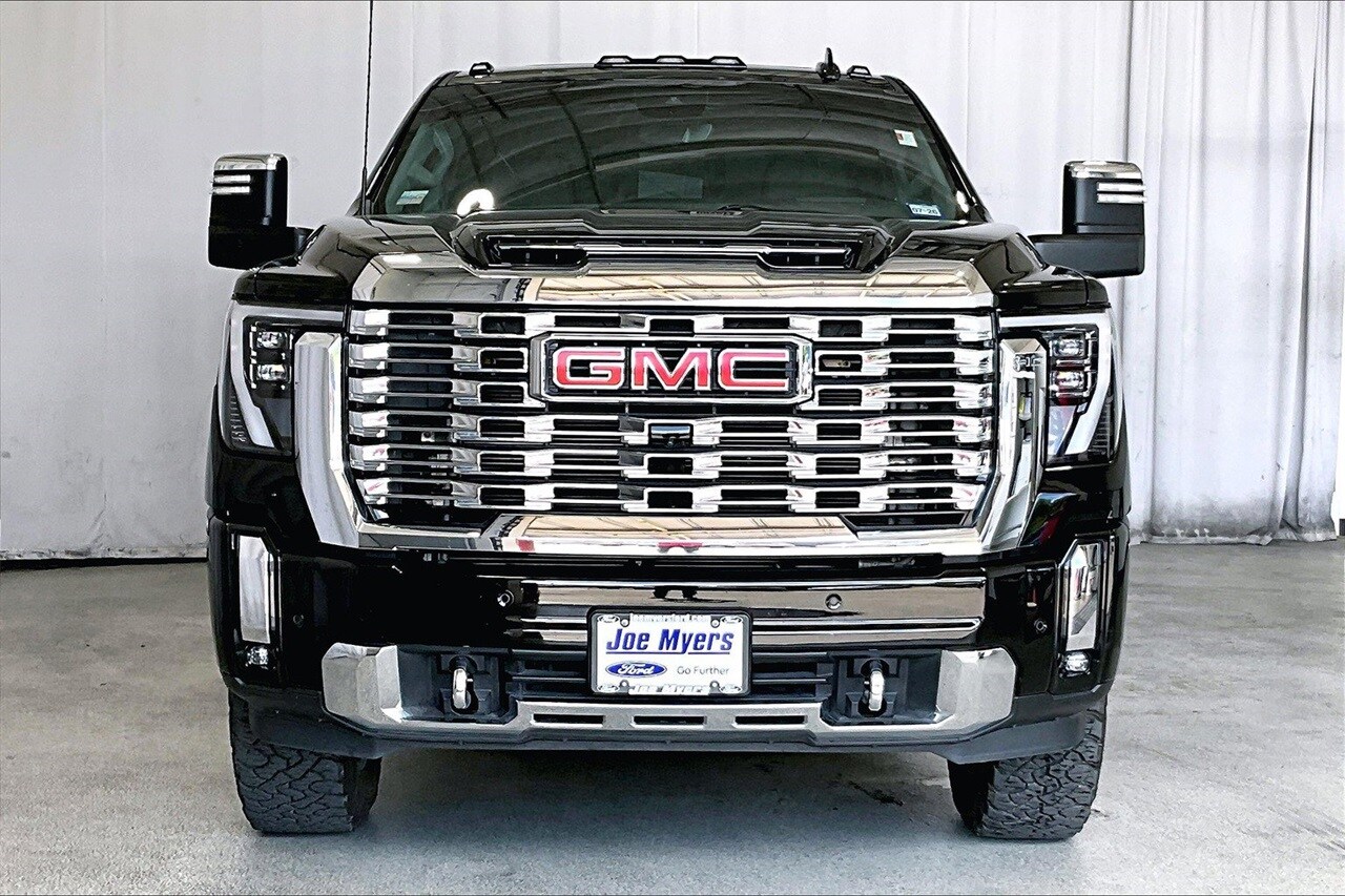 2024 Gmc Sierra HD Denali photo 3