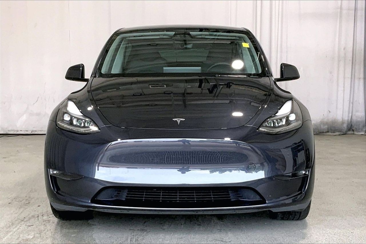 Used 2024 Tesla Model Y Long Range with VIN 7SAYGDEE7RA226528 for sale in Jersey Village, TX