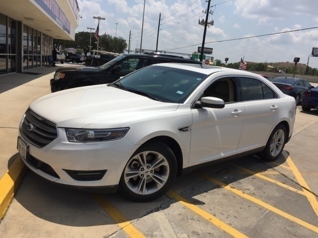 2015 Ford Taurus SEL FWD's photo