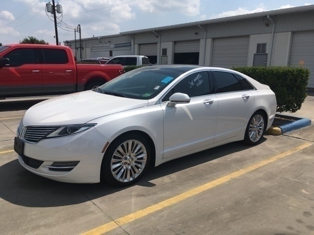 2015 Lincoln MKZ Front Wheel Drive's photo