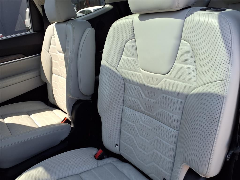 Used 2022 Glacial White Pearl Kia SX image 10