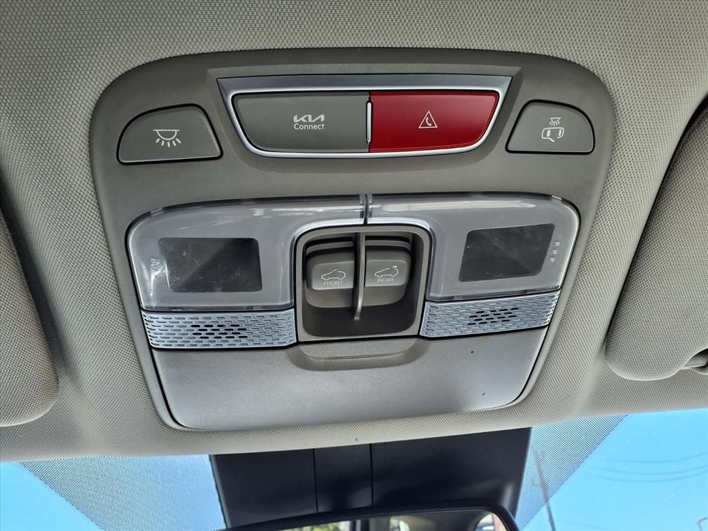 Used 2023 Glacial White Pearl Kia SX image 26