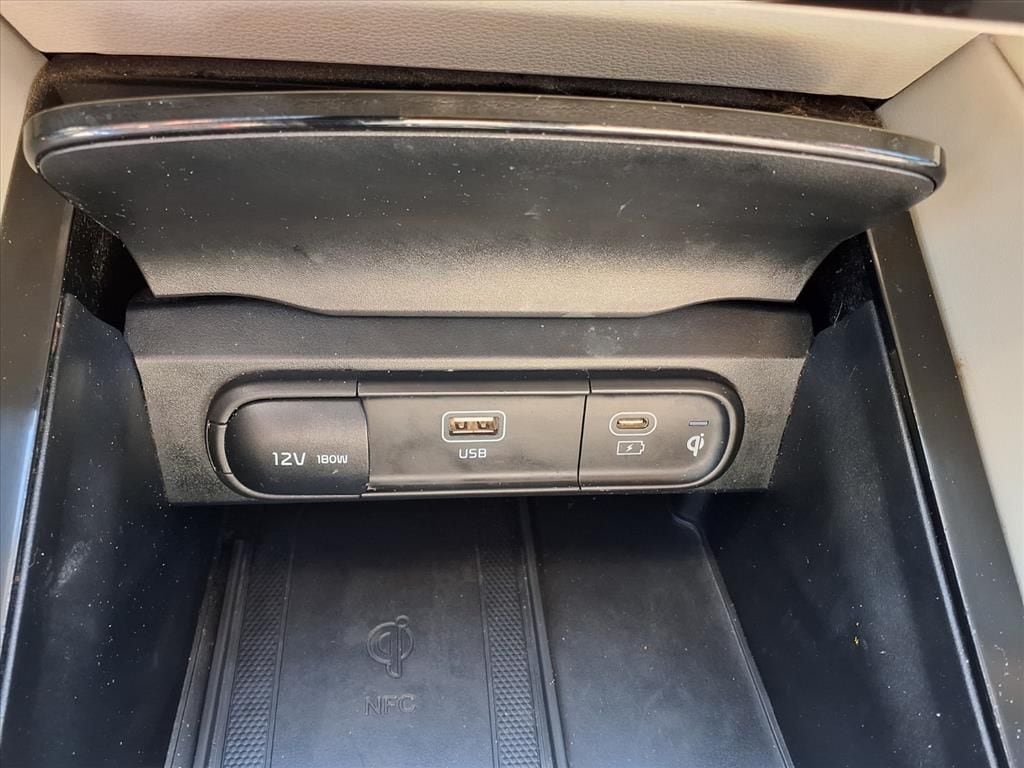 Used 2023 Glacial White Pearl Kia SX image 19