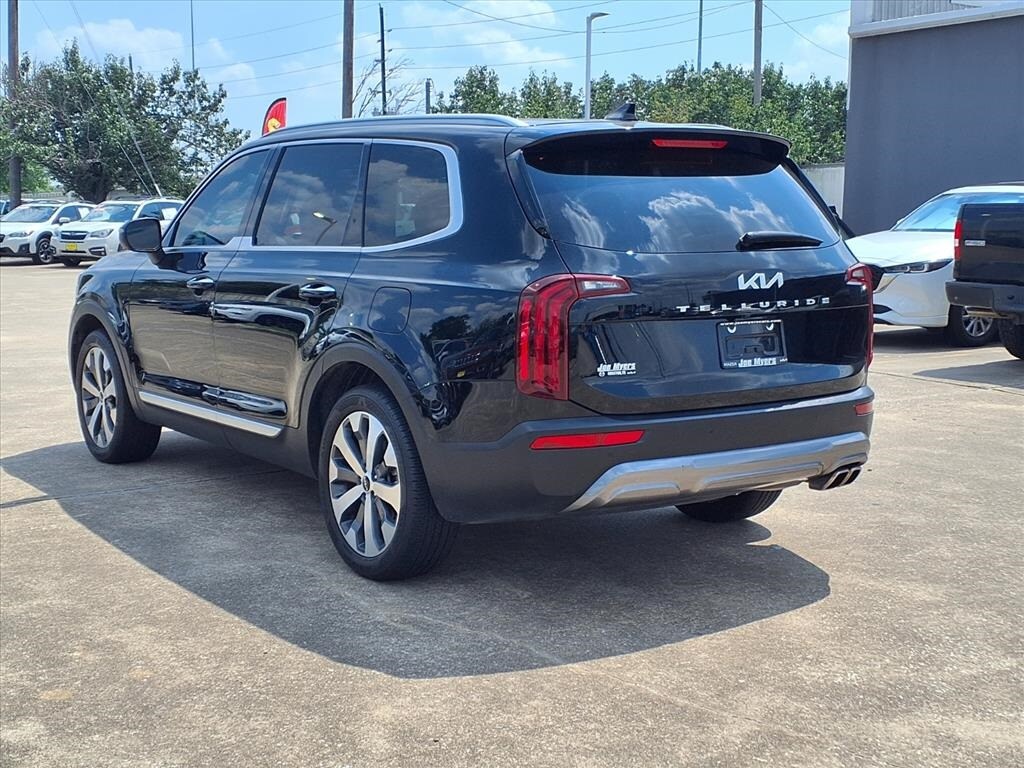 2022 Kia Telluride S photo 2