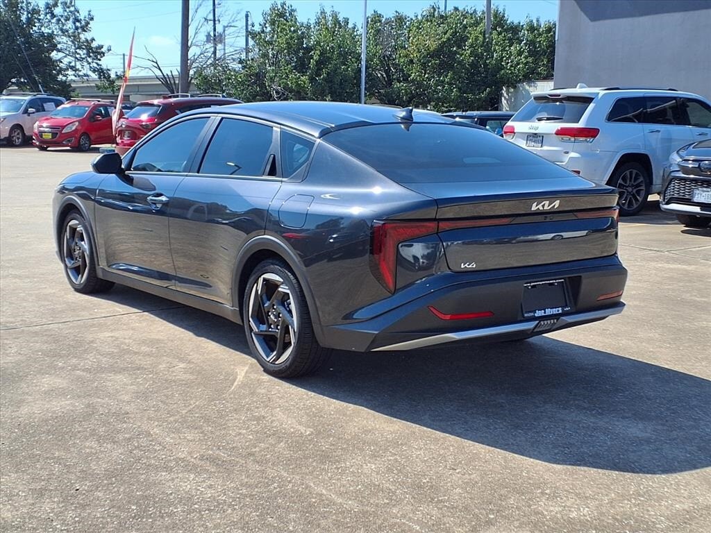 2025 Kia K4 EX photo 3