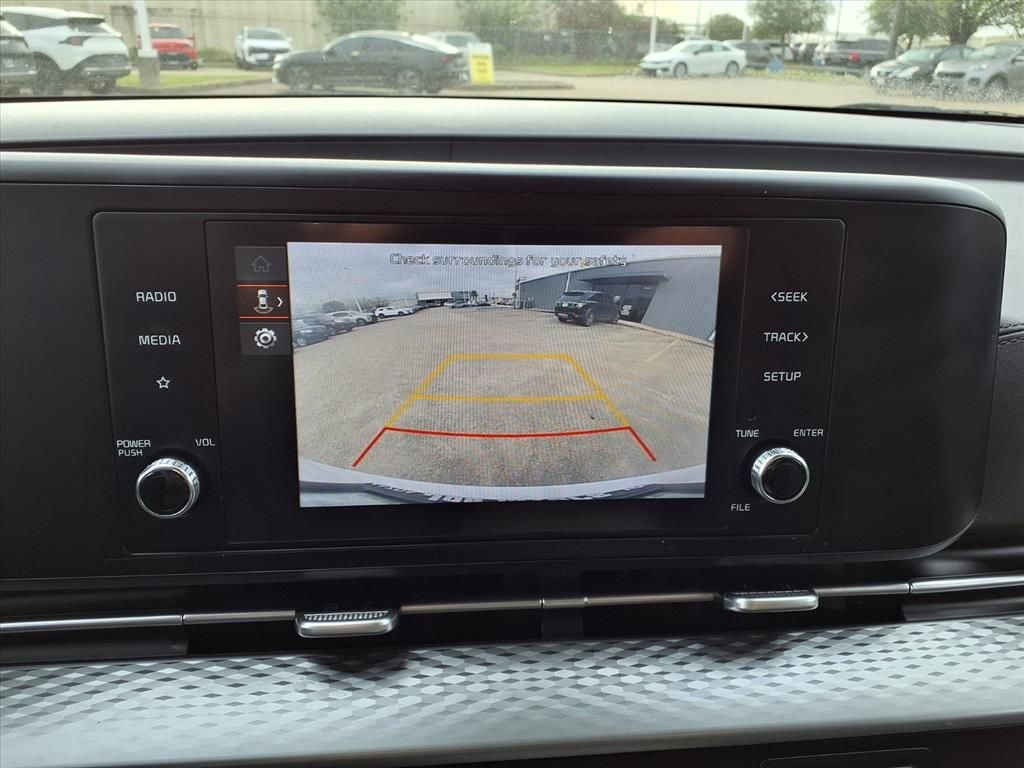 Used 2024 Snow White Pearl Kia LX Seat Package image 29